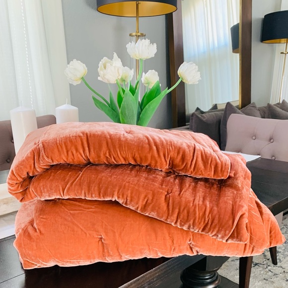 Opalhouse Other - Opalhouse velvet stitch quilt-full/queen NEW